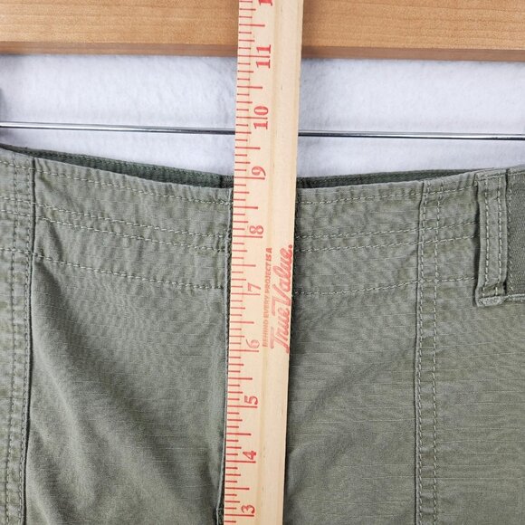 Eddie Bauer Shorts Womens 10 Green Blakely Fit Ripstop Utility Zip Pocket Hiking - Picture 6 of 12